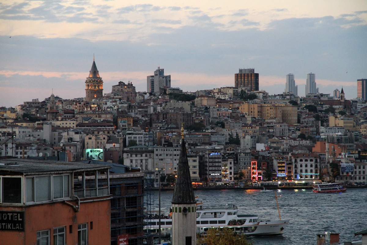 Pogled na novi del Istanbula s terase najinega hotela