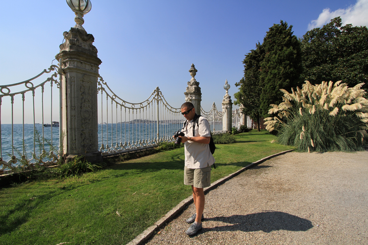 Okrog palače Dolmabahce so lepi vrtovi