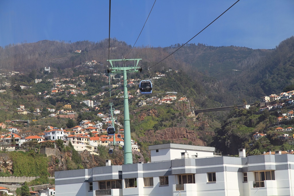 Žičnica z gondolo, ki pripelje visoko nad Funchal