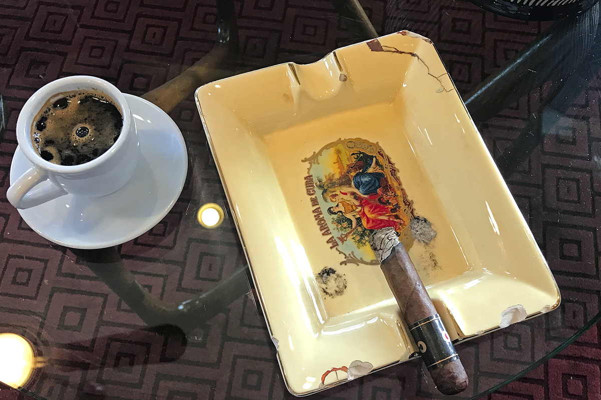 Kava in cigara v Little Havana